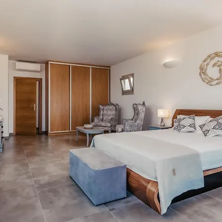 Kaminos Private Villa *